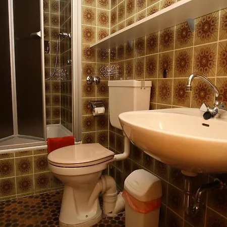 Im Haus Schiefertal, *