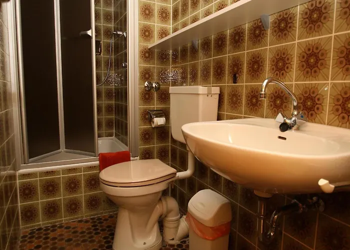 Im Haus Schiefertal, *